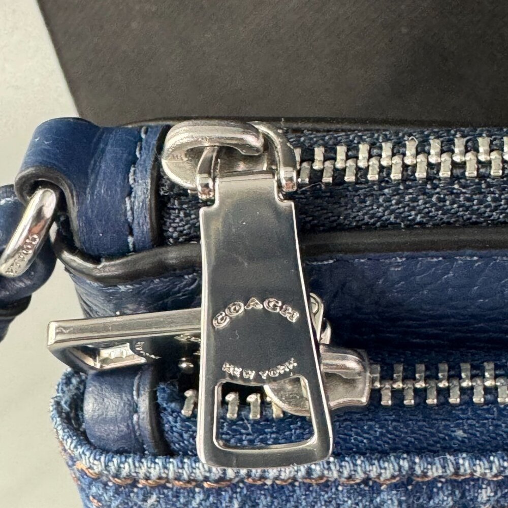 NWOT Coach # M2481 Women's Double Zip Wristlet Wallet in Denim (Blue) - Picture 5 of 15